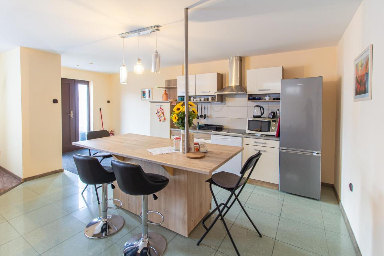 Deli Terasz B Apartman Free Parking, Self-Check-In Anytime Ráb Exteriér fotografie