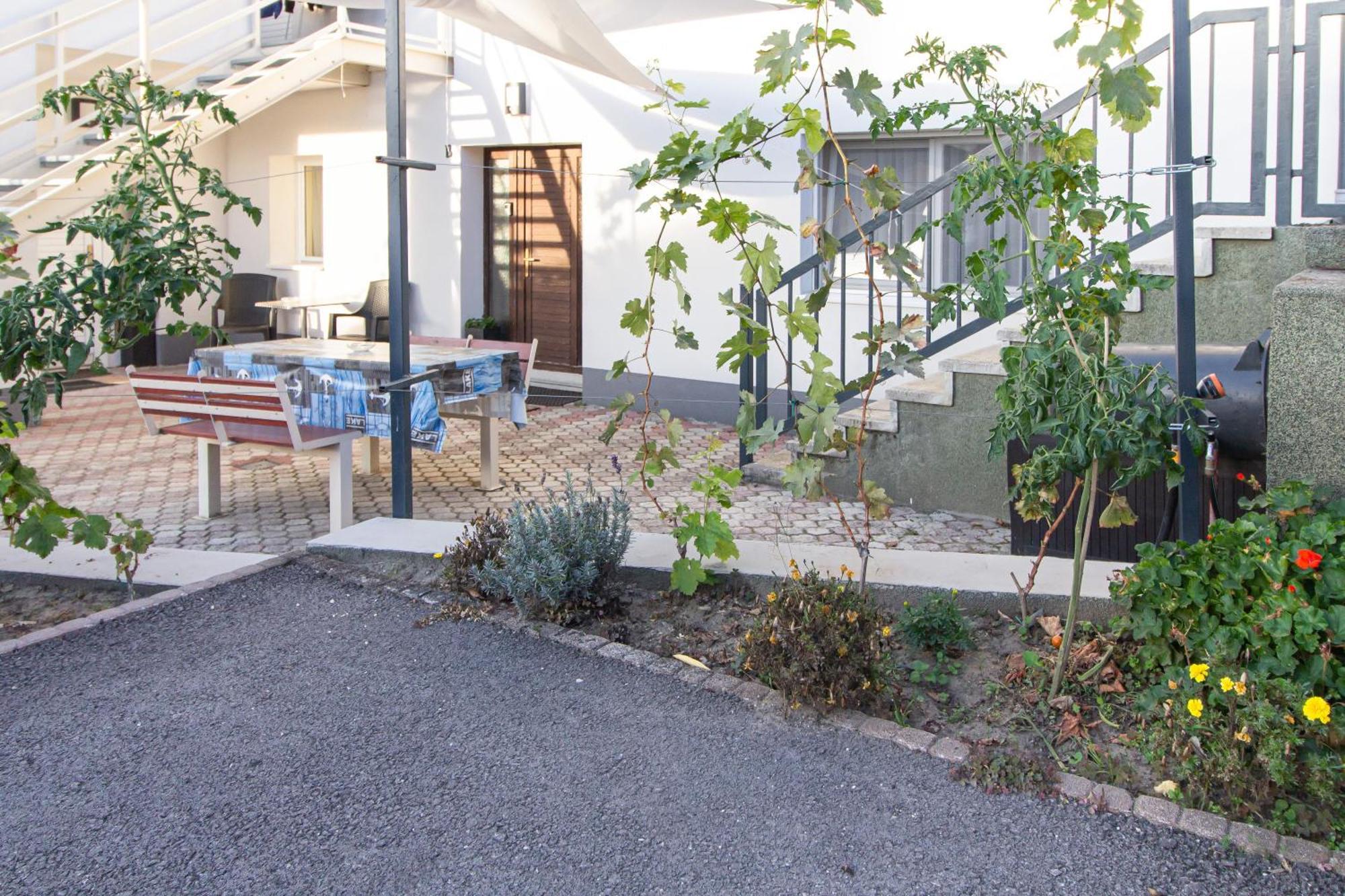 Deli Terasz B Apartman Free Parking, Self-Check-In Anytime Ráb Exteriér fotografie